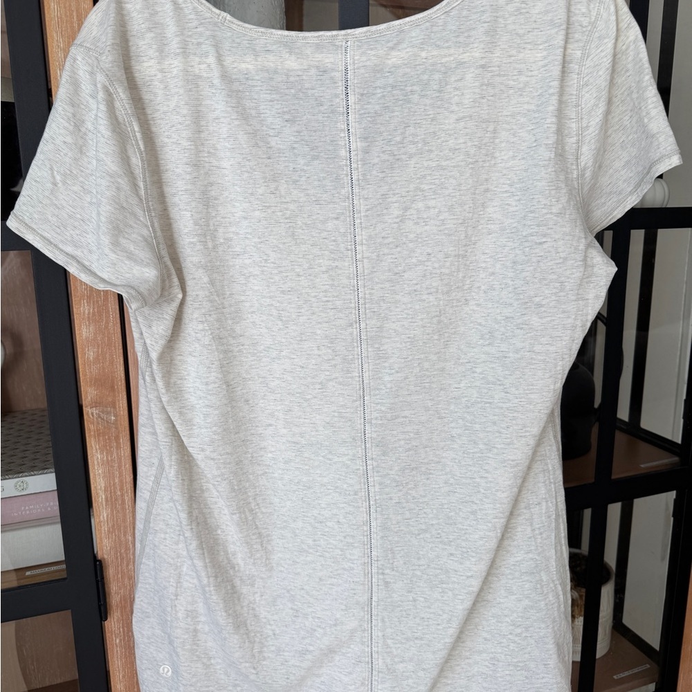 Lululemon Superb Short Sleeve Tee Wee Stripe Heathered Light grey ladder stich - Picture 10 of 11
